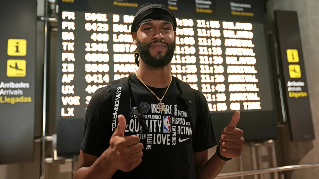 Unicaja James Webb
